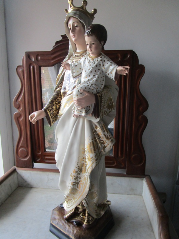 Restoration of wood carving of the Virgin of Carmen and Child Jesus