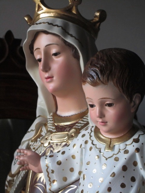 Restoration of wood carving of the Virgin of Carmen and Child Jesus