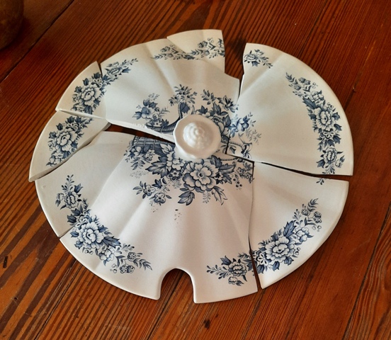 Fragmented Porcelain Soup Lid