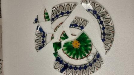 Enameled glass plate by the author Josep Maria Gol